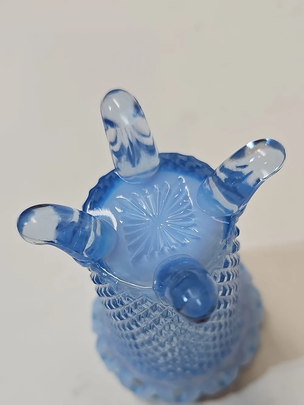 Vintage Imperial Glass Light Blue Opalescent Decorative 4-toed Flower Bud Vase
